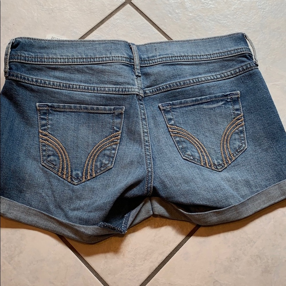 Shorts - Picture 3 of 3